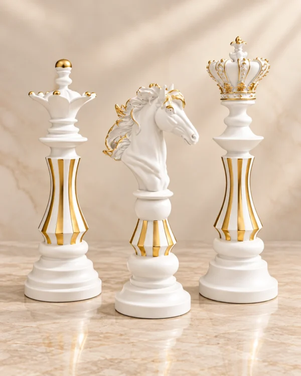 Beyaz Gold Satranç Figürlü Polyester Dekoratif Biblo Şah Vezir At 33-38 cm